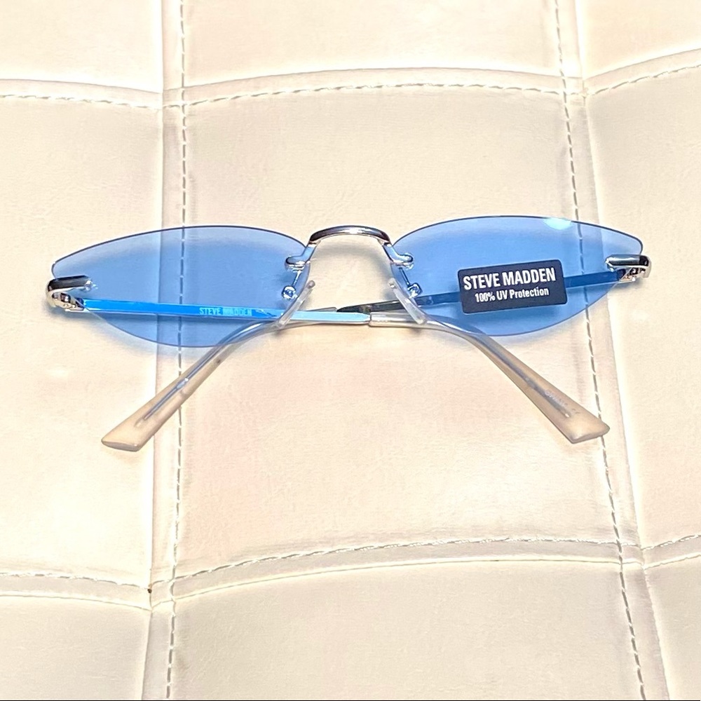 Steve Madden 100%  UV Sunglasses